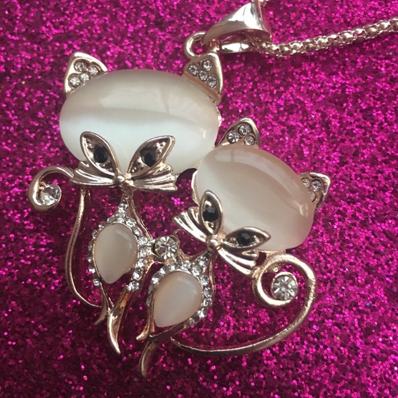 Jewelry - Cats lovers pendant necklace